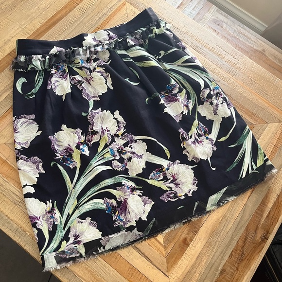 Club Monaco Floral Pencil Skirt Adamaris Iris Floral Print Size 10 Medium - Picture 10 of 13